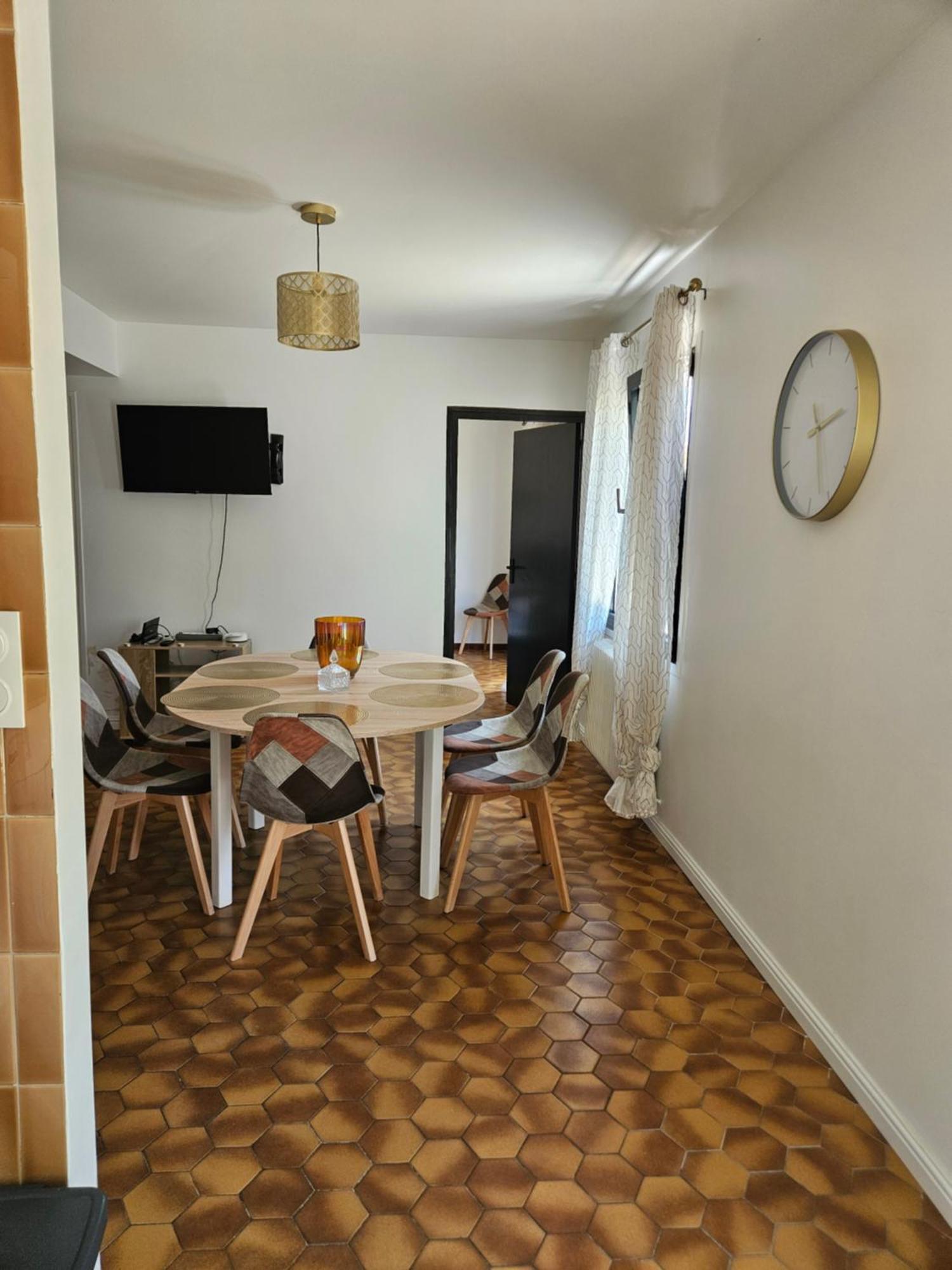 Appartement F3 Meuble Et Equipe Saint-Cyprien  Exterior photo